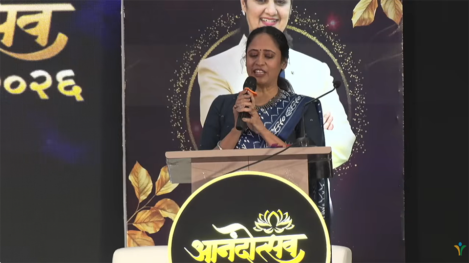 Emcee at the function Ms.Pallavi