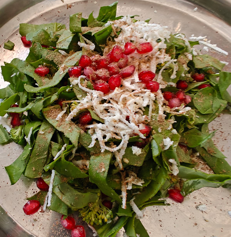 Mix Boccoli Spinach Salad