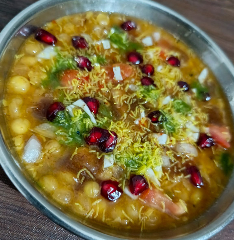  
                                Vegetable Ragda Chat