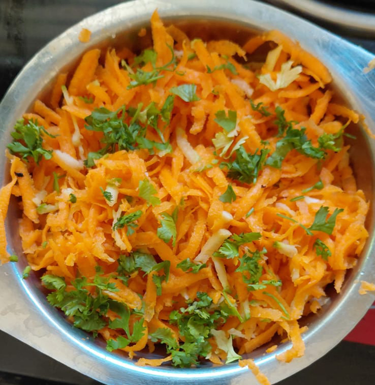 Raw Mango Carrot Salad